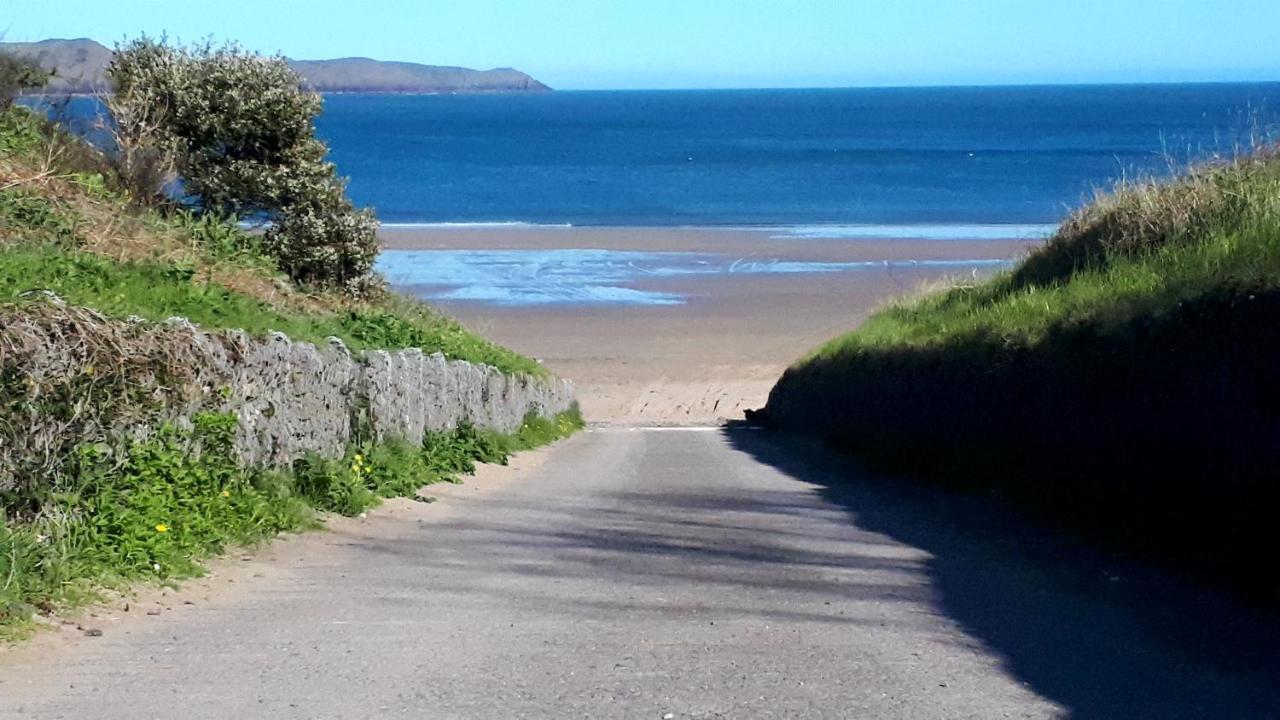 A Beach Holiday In Pembrokeshire Villa Exterior photo