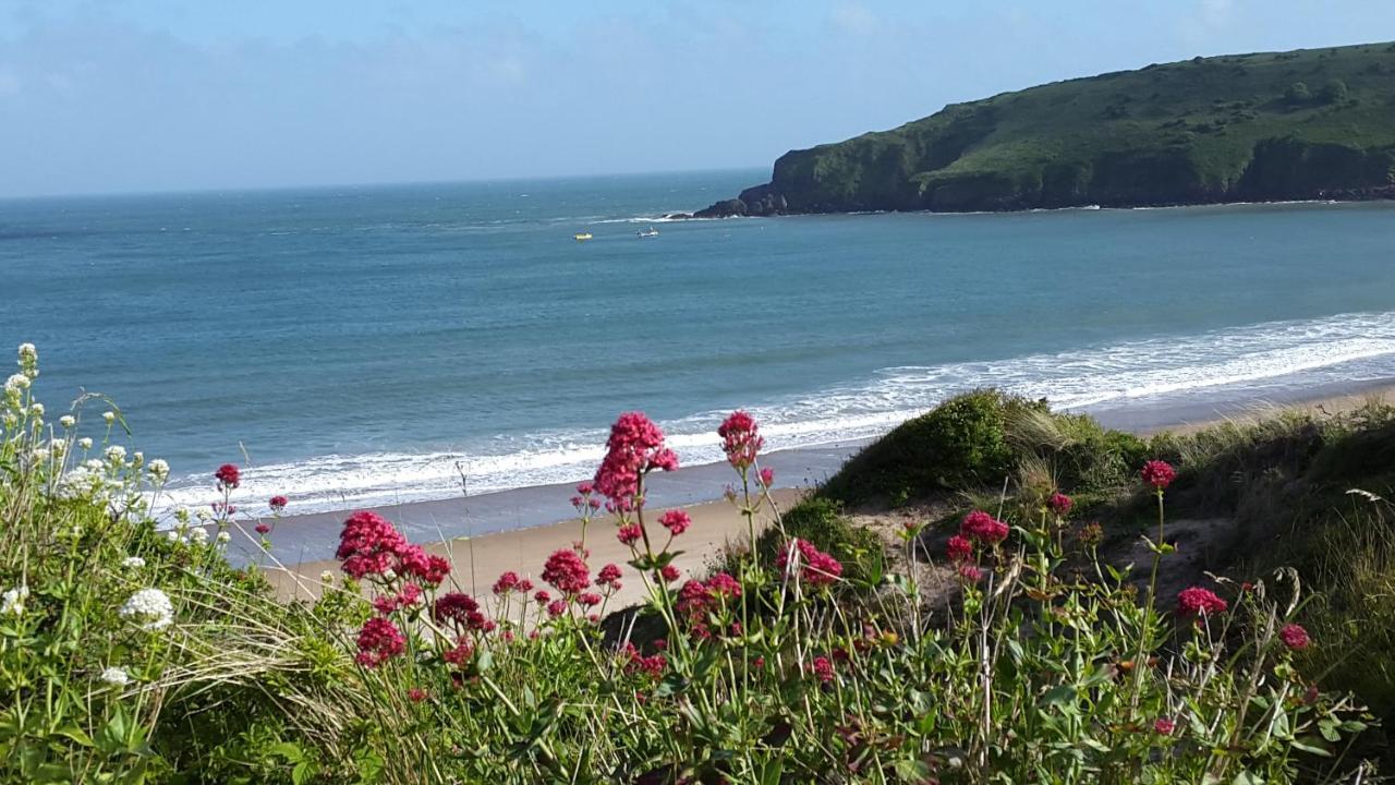 A Beach Holiday In Pembrokeshire Villa Exterior photo