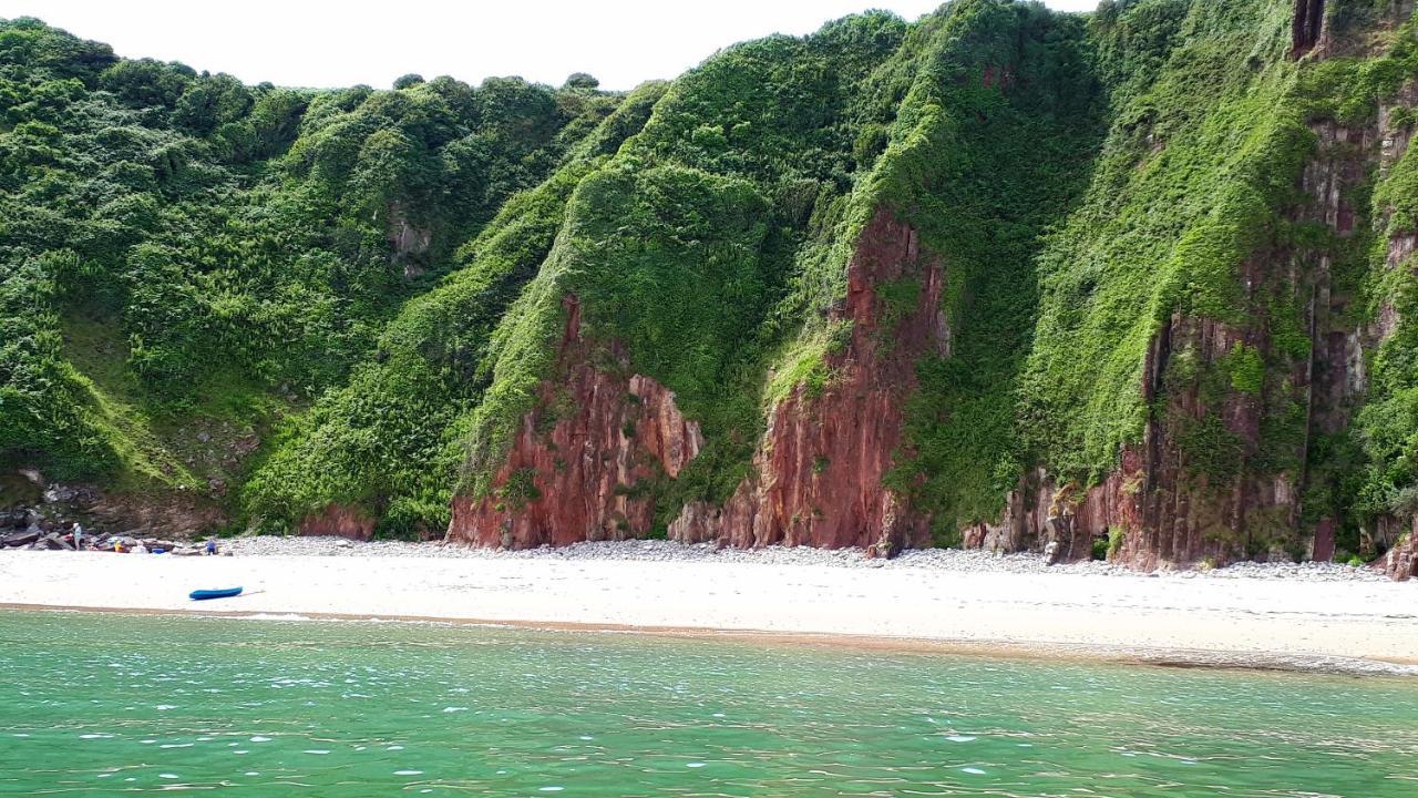 A Beach Holiday In Pembrokeshire Villa Exterior photo