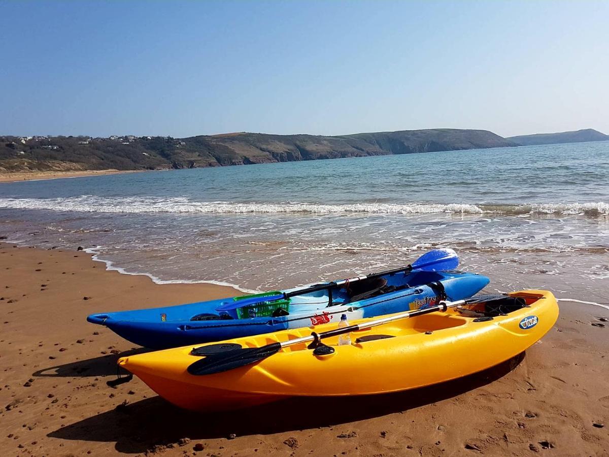 A Beach Holiday In Pembrokeshire Villa Exterior photo