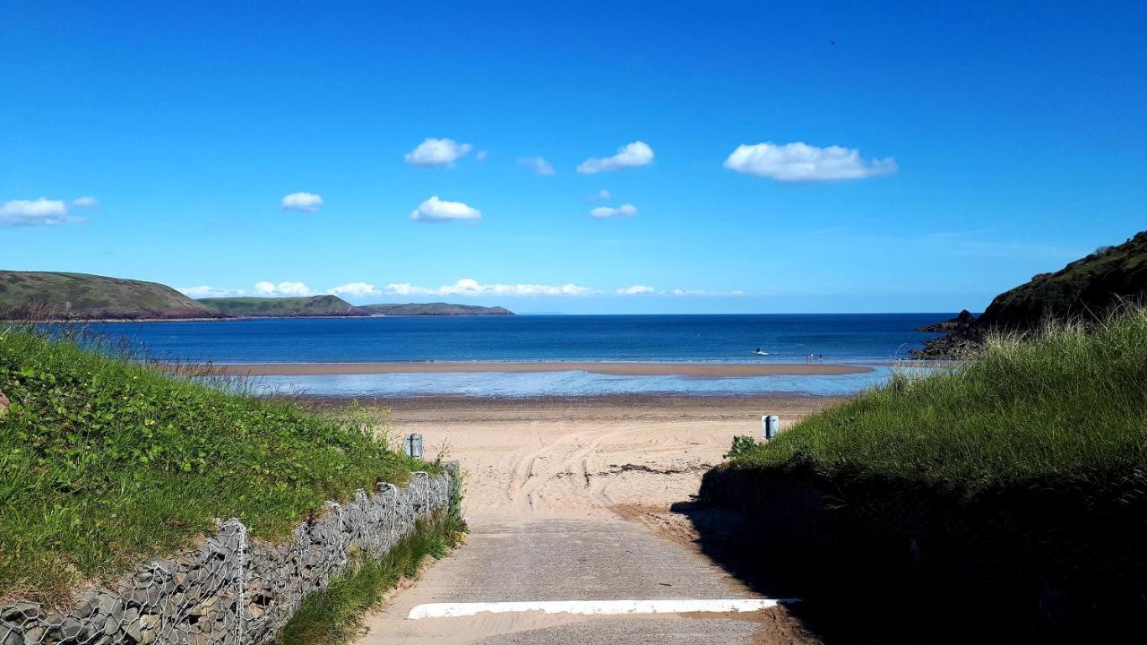 A Beach Holiday In Pembrokeshire Villa Exterior photo