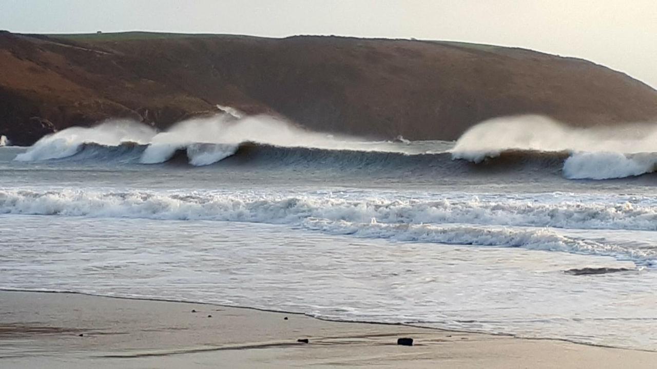 A Beach Holiday In Pembrokeshire Villa Exterior photo