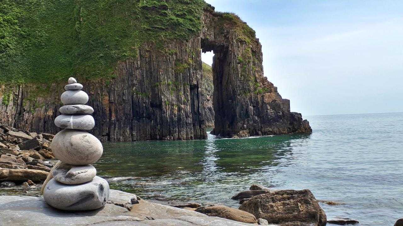 A Beach Holiday In Pembrokeshire Villa Exterior photo